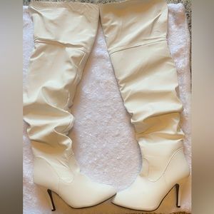 All white thigh, high heel boots with zipper ☄️👢🌹